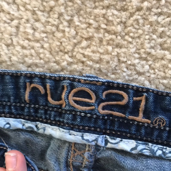 Jeans - Picture 3 of 3